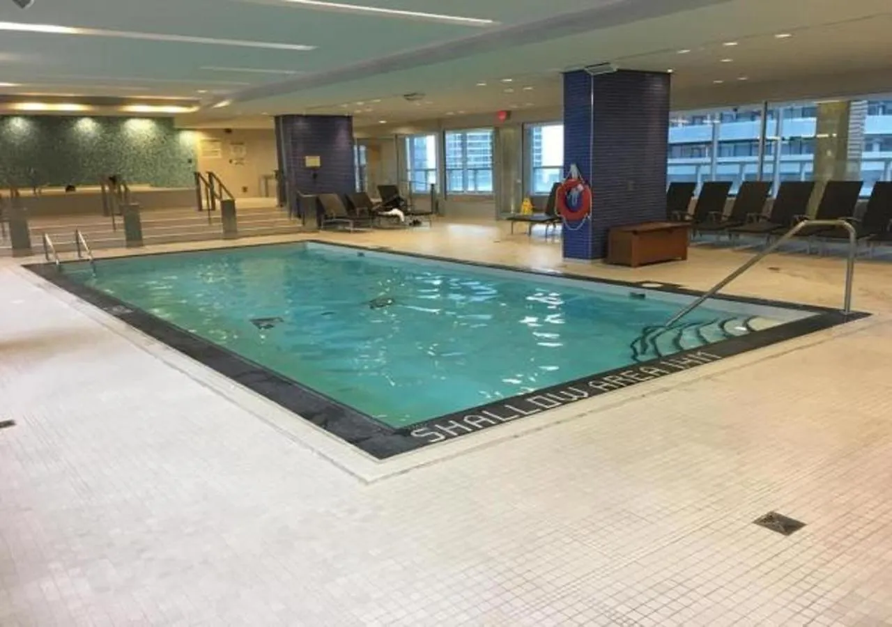 Micasa Suites - Stylish Condo In Maple Leaf Square